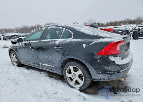 2013 Volvo S60 T5 z USA, uszkodzony, nr VIN YV1612FS4D2186657